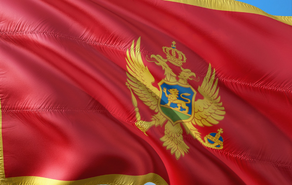 PROTEST U PODGORICI ZBOG PRITVORA UHAPŠENOM NA <span style='color:red;'><b>GAZIMESTAN</b></span>U: Okupljeni skandirali 'SLOBODA ZA RISTA'! 



